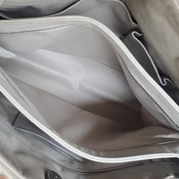 VINTAGE CHANEL Shoulder Bag, Light Gray Leather - Picture 10 of 16